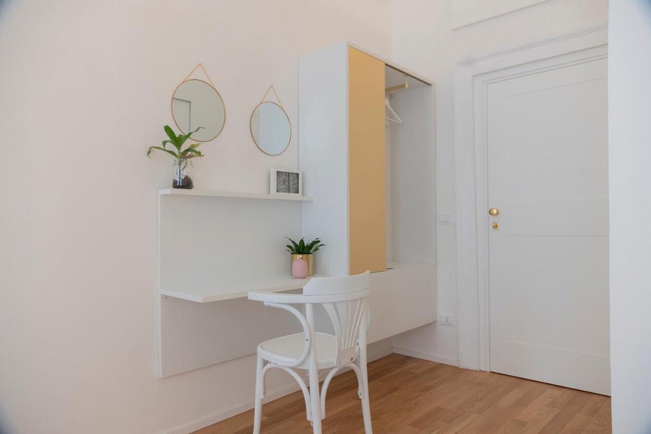 Interno21 Bed & Breakfast Napoli Bagian luar foto