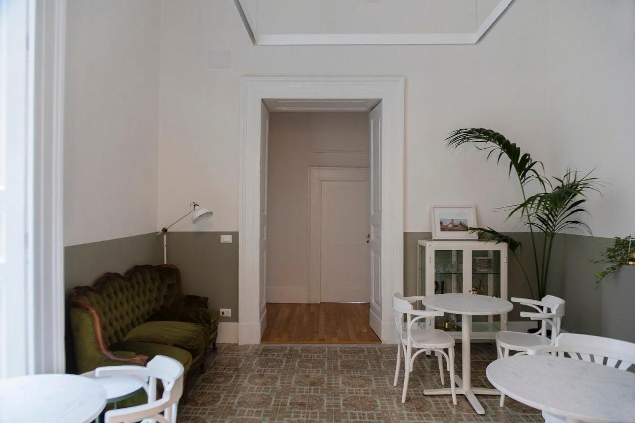 Interno21 Bed & Breakfast Napoli Bagian luar foto