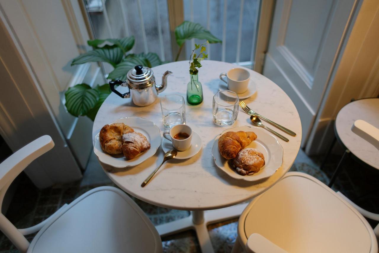 Interno21 Bed & Breakfast Napoli Bagian luar foto