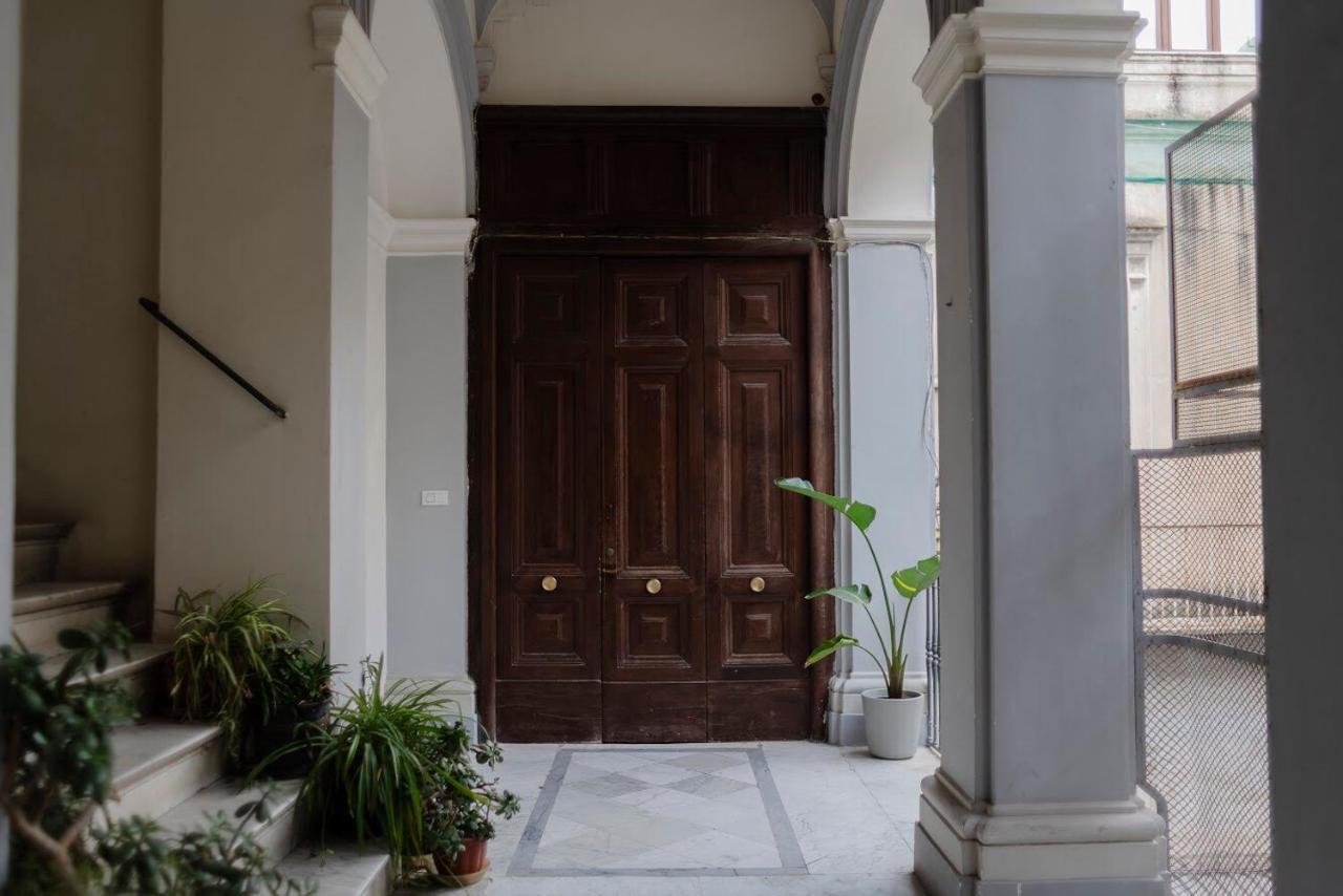 Interno21 Bed & Breakfast Napoli Bagian luar foto