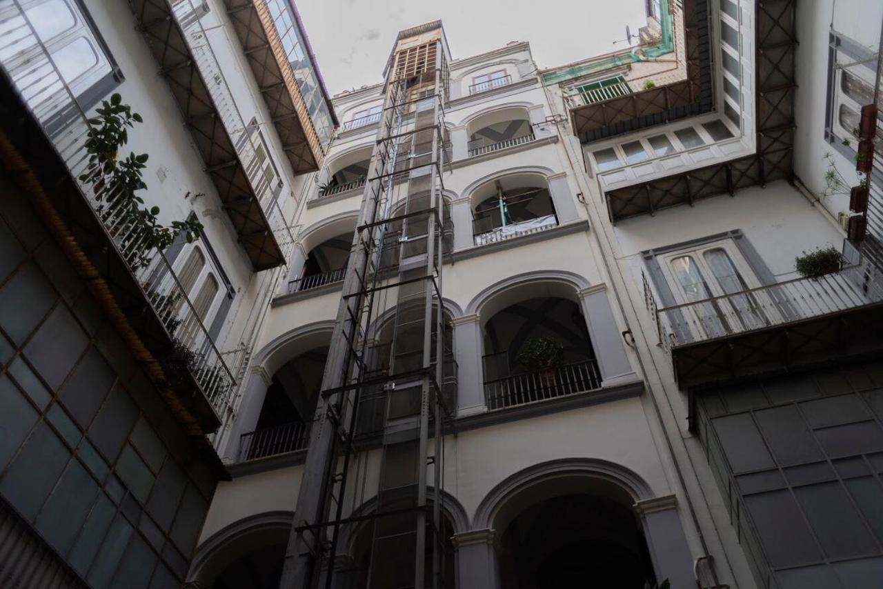 Interno21 Bed & Breakfast Napoli Bagian luar foto