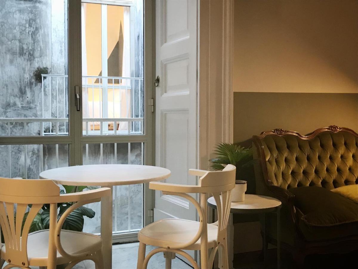 Interno21 Bed & Breakfast Napoli Bagian luar foto